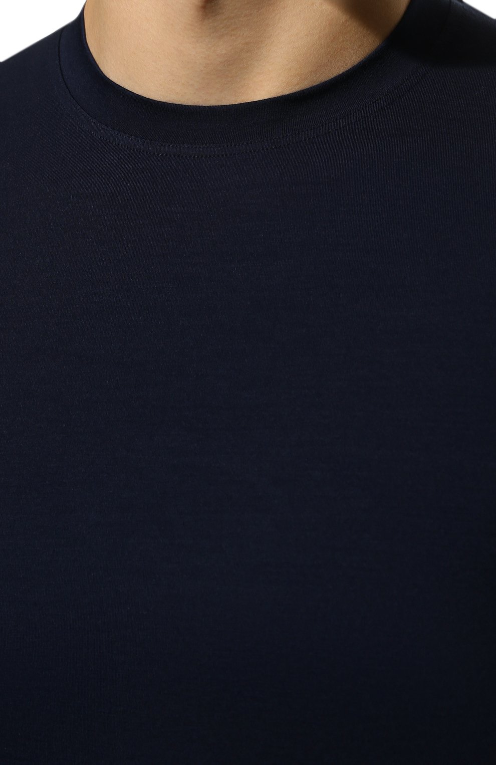 Мужская футболка ZIMMERLI темно-синего цвета, арт. 700-1341 | Фото 5 (Материал внутренний: Не назначено; Кросс-КТ: домашняя одежда; Рукава: Короткие; Материал внешний: Синтетический материал; Длина (для топов): Стандартные; Материал сплава: Проставлено; Мужское Кросс-КТ: Футболка-белье; Драгоценные камни: Проставлено; Статус проверки: Проверена категория)