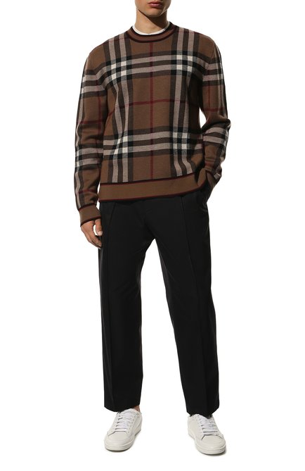 Мужской шерстяной джемпер BURBERRY коричневого цвета, арт. 8036603 | Фото 2 (Материал внешний: Шерсть; Длина (для топов): Стандартные; Рукава: Длинные; Принт: С принтом; Стили: Кэжуэл; Мужское Кросс-КТ: Джемперы; Вырез: Круглый)