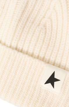 Женская шерстяная шапка GOLDEN GOOSE DELUXE BRAND бежевого цвета, арт. GUP01035.P000601 | Фото 4 (Материал: Текстиль, Шерсть; Материал сплава: Проставлено; Нос: Не проставлено)