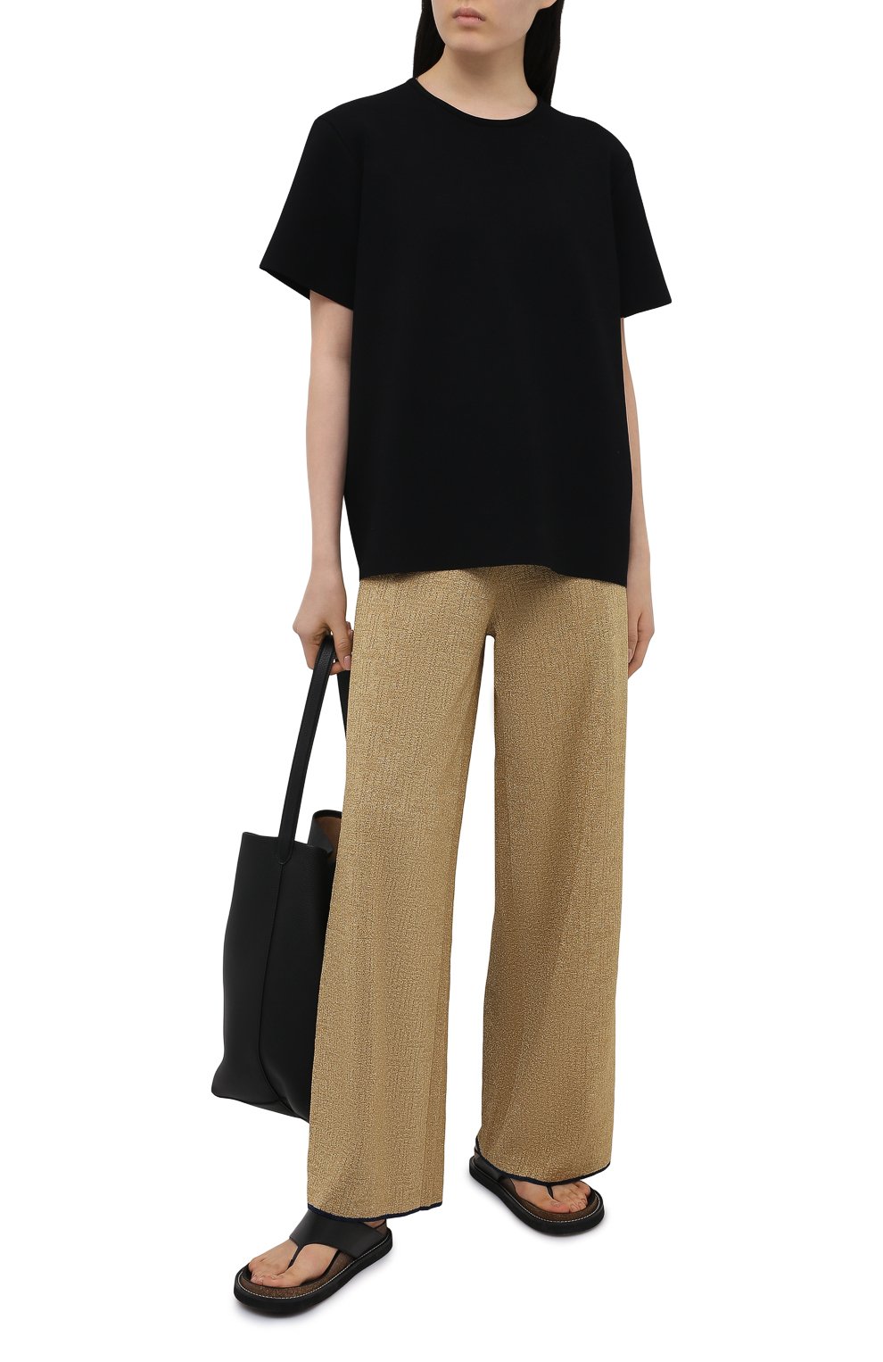 Женские брюки LANVIN золотого цвета, арт. RW-TR0005-K002-E21 | Фото 2 (Силуэт Ж (брюки и джинсы): Широкие; Длина (брюки, джинсы): Стандартные; Женское Кросс-КТ: Брюки-одежда; Материал внешний: Синтетический материал, Металлизированное волокно; Региональные ограничения белый список (Axapta Mercury): RU; Кросс-КТ: Трикотаж; Стили: Спорт-шик)