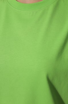 Женская хлопковая футболка MSGM салатового цвета, арт. 3341MDM185 227798 | Фото 5 (Принт: Без принта; Рукава: Короткие; Длина (для топов): Стандартные; Материал внешний: Хлопок; Стили: Спорт-шик; Женское Кросс-КТ: Футболка-одежда)