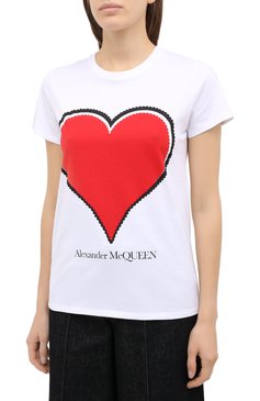 Женская хлопковая футболка ALEXANDER MCQUEEN белого цвета, арт. 642485/QZACA | Фото 3 (Стили: Гламурный, Кэжуэл; Рукава: Короткие; Длина (для топов): Стандартные; Принт: С принтом; Материал внешний: Хлопок; Женское Кросс-КТ: Футболка-одежда)