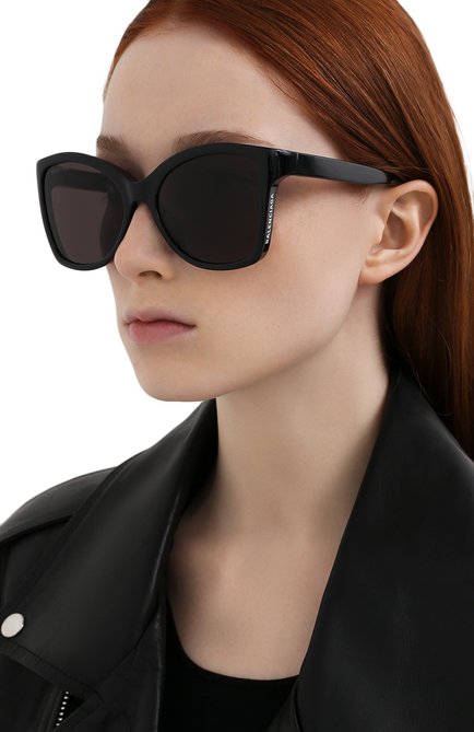Женские солнцезащитные очки BALENCIAGA черного цвета, арт. 658748/T0007 | Фото 2 (Тип очков: С/з; Очки форма: Квадратные)