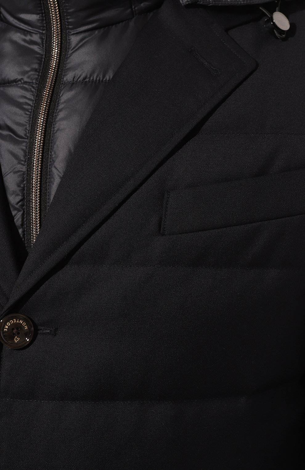 Мужская пуховая куртка MONTECORE темно-синего цвета, арт. F05MUCX504C/106 | Фото 5 (Кросс-КТ: Куртка; Материал внешний: Шерсть; Рукава: Длинные; Материал сплава: Проставлено; Мужское Кросс-КТ: Куртка-пуховая; Материал подклада:  Синтетический материал; Драгоценные камни: Проставлено; Длина (верхняя одежда): Короткие; Материал утеплителя: Пух и перо; Стили: Кэжуэл)