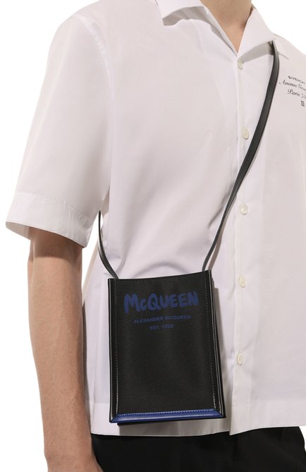 Мужская сумка ALEXANDER MCQUEEN черного цвета, арт. 668592 1AAJ5 | Фото 2 (Размер: mini; Ремень/цепочка: На ремешке; Материал: Натуральная кожа)
