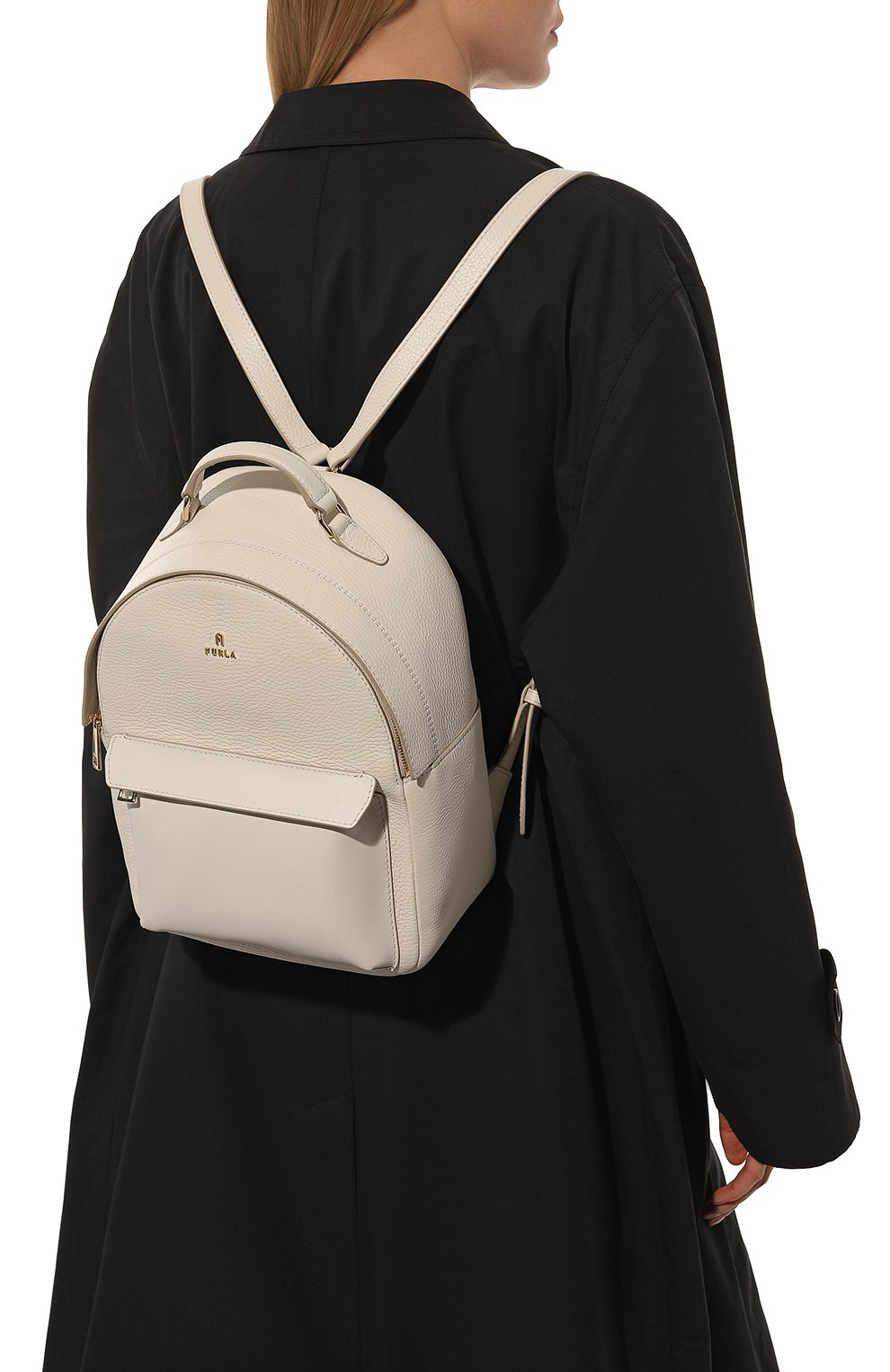 Женский рюкзак favola small FURLA кремвого цвета, арт. WB00897/BX0176 | Фото 2 (Материал: Натуральная кожа; Размер: mini; Стили: Кэжуэл)