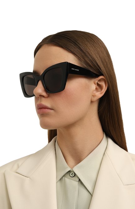 Женские солнцезащитные очки SAINT LAURENT черного цвета, арт. SL 552 001 | Фото 2 (Тип очков: С/з; Оптика Гендер: оптика-женское; Очки форма: Квадратные)