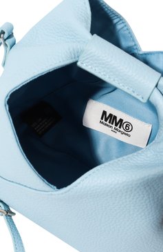 Женская сумка japanese MM6 голубого цвета, арт. S54WD0106/P4344 | Фото 5 (Сумки-технические: Сумки top-handle; Ремень/цепочка: На ремешке; Размер: small)