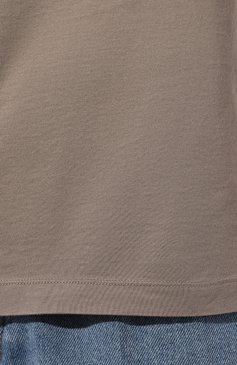 Мужская хлопковая футболка TRANSIT коричневого цвета, арт. CFUTRV2370 | Фото 5 (Принт: Без принта; Рукава:  Короткие; Длина (для топов): Стандартные; Материал сплава: Проставлено; Материал внешний: Хлопок; Драгоценные камни: Проставлено; Стили: Кэжуэл)