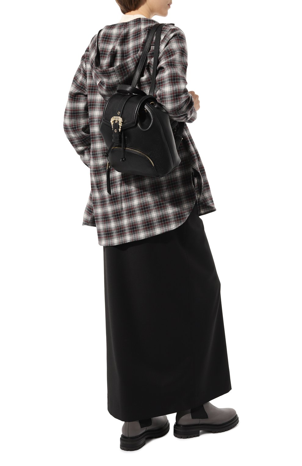Женский рюкзак VERSACE JEANS COUTURE черного цвета, арт. 75VA4BF8/ZS413 | Фото 7 (Размер: medium; Материал сплава: Проставлено; Драгоценные камни: Проставлено; Материал: Экокожа; Стили: Кэжуэл)