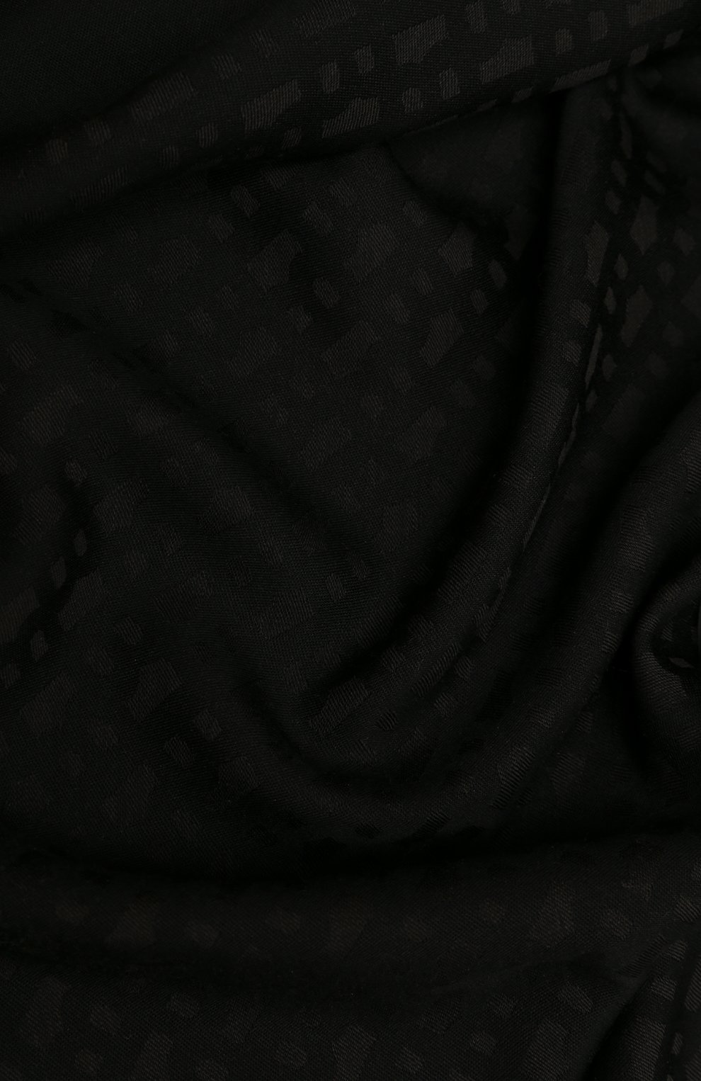 Женский платок BOSS черного цвета, арт. 50480118 | Фото 3 (Материал: Текстиль, Шерсть; Принт: С принтом; Материал сплава: Проставлено; Нос: Не проставлено)