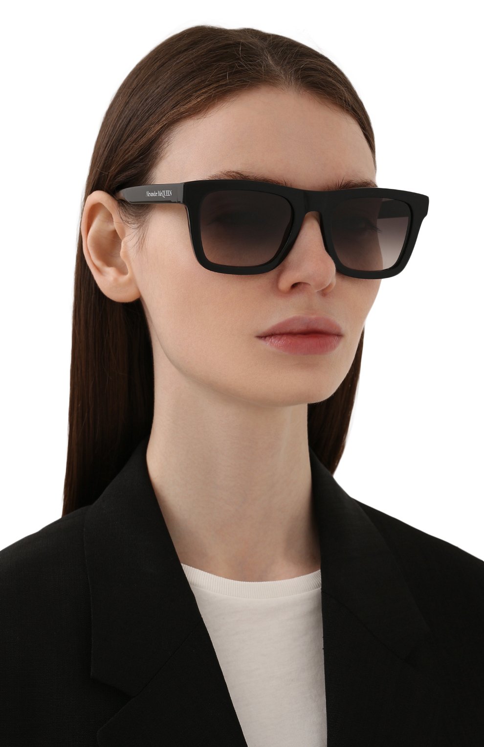 Женские солнцезащитные очки ALEXANDER MCQUEEN черного цвета, арт. AM0301S 001 | Фото 2 (Региональные ограничения белый список (Axapta Mercury): RU; Тип очков: С/з; Очки форма: Квадратные, Прямоугольные; Оптика Гендер: оптика-женское)