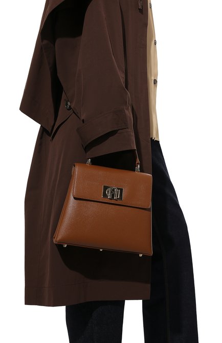 Женская сумка furla 1927 FURLA коричневого цвета, арт. BAKPACO/ARE000 | Фото 2 (Ремень/цепочка: На ремешке; Размер: small; Материал: Натуральная кожа; Сумки-технические: Сумки top-handle)