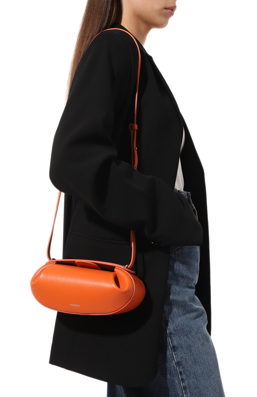Женская сумка dinner roll YUZEFI оранжевого цвета, арт. YUZSS23-HB-DR-L007 | Фото 2 (Сумки-технические: Сумки top-handle; Материал: Натуральная кожа; Материал сплава: Проставлено; Ремень/цепочка: На ремешке; Драгоценные камни: Проставлено; Размер: small)