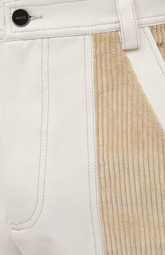 Мужские хлопковые брюки JACQUEMUS белого цвета, арт. 206PA06/125110 | Фото 5 (Длина (брюки, джинсы): Стандартные; Случай: Повседневный; Материал внешний: Хлопок; Стили: Минимализм)