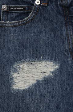 Детские джинсы DOLCE & GABBANA синего цвета, арт. L52F69/LDB54/8-14 | Фото 3 (Материал сплава: Проставлено; Нос: Не проставлено; Материал внешний: Хлопок; Детали: Потертости)