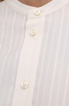 Женская рубашка из вискозы и шелка RALPH LAUREN кремвого цвета, арт. 290858220 | Фото 5 (Материал внешний: Шелк, Вискоза; Рукава: Длинные; Принт: Без принта; Женское Кросс-КТ: Рубашка-одежда; Длина (для топов): Стандартные; Материал сплава: Проставлено; Драгоценные камни: Проставлено; Стили: Кэжуэл)