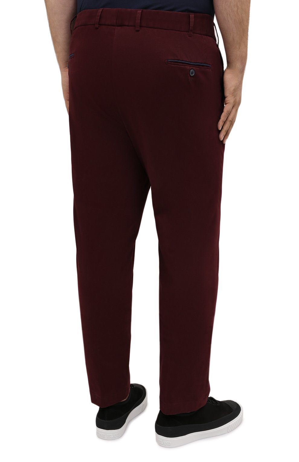 Мужские хлопковые брюки HILTL бордового цвета, арт. 72514/60-70 | Фото 4 (Силуэт М (брюки): Чиносы; Длина (брюки, джинсы): Стандартные; Случай: Повседневный; Материал внешний: Хлопок; Стили: Кэжуэл)