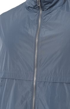 Мужская куртка EMPORIO ARMANI голубого цвета, арт. 6R1BZ0/1NAVZ | Фото 5 (Кросс-КТ: Куртка, Ветровка; Рукава: Длинные; Материал внешний: Синтетический материал; Материал сплава: Проставлено; Драгоценные камни: Проставлено; Длина (верхняя одежда): Короткие; Стили: Кэжуэл)