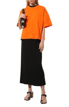 Женская хлопковая футболка LES BENJAMINS оранжевого цвета, арт. LB23SSESSFU0T-302 | Фото 2 (Принт: Без принта; Рукава: Короткие; Длина (для топов): Стандартные; Материал сплава: Проставлено; Материал внешний: Хлопок; Женское Кросс-КТ: Футболка-одежда; Драгоценные камни: Проставлено; Стили: Кэжуэл)