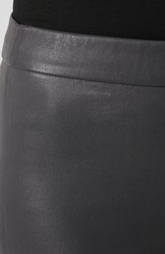 Женские кожаные леггинсы HELMUT LANG темно-серого цвета, арт. J07HW201 | Фото 5 (Женское Кросс-КТ: Леггинсы-одежда, Кожаные брюки; Материал внутренний: Не назначено; Длина (брюки, джинсы): Стандартные; Материал сплава: Проставлено; Материал внешний: Натуральная кожа; Драгоценные камни: Проставлено; Стили: Кэжуэл; Статус проверки: Проверена категория)