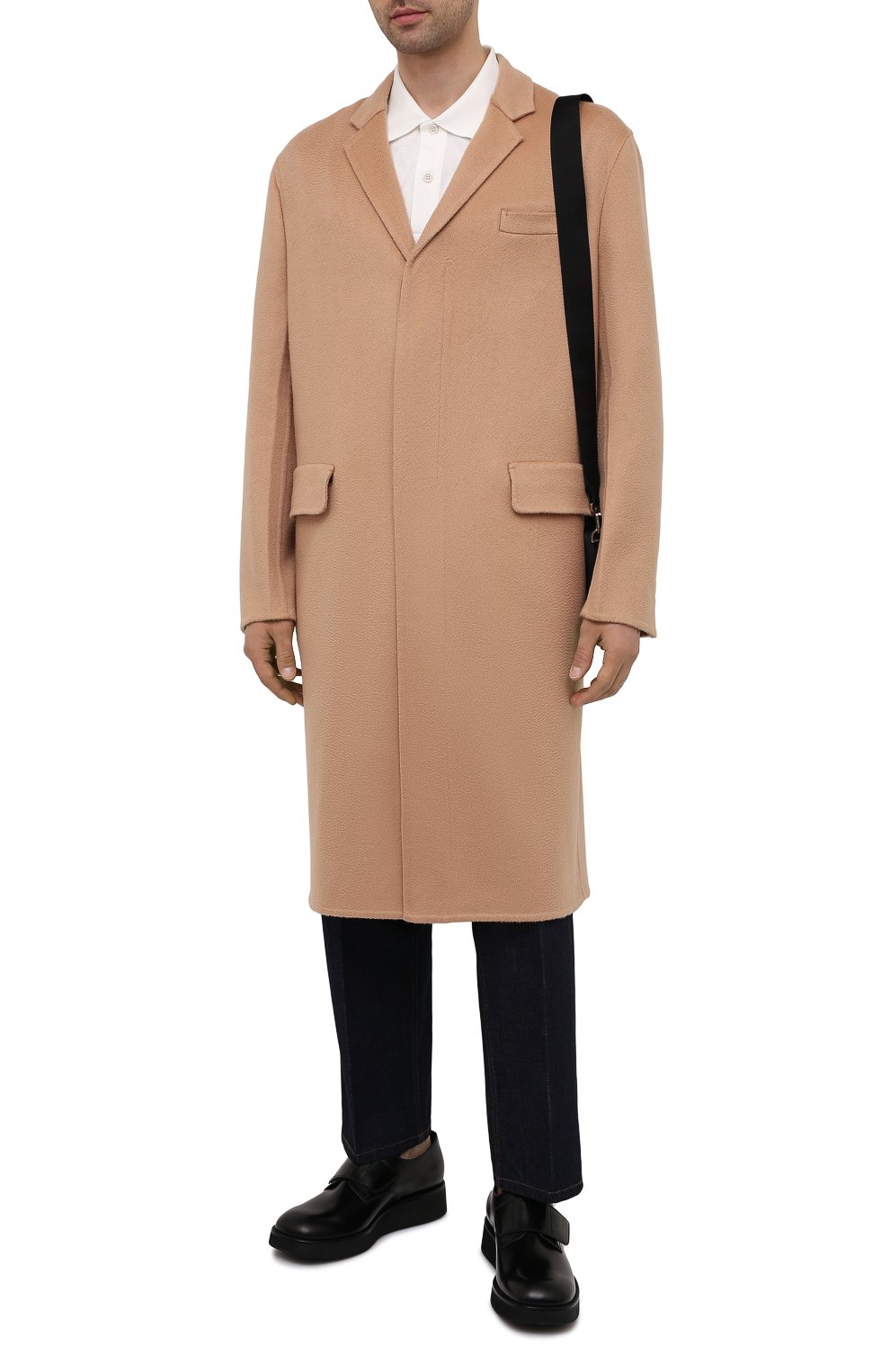 Мужской кашемировое пальто PRADA бежевого цвета, арт. UC465X-1YE6-F0040-211 | Фото 2 (Материал внешний: Шерсть, Кашемир; Рукава: Длинные; Длина (верхняя одежда): До колена; Стили: Классический; Мужское Кросс-КТ: пальто-верхняя одежда)