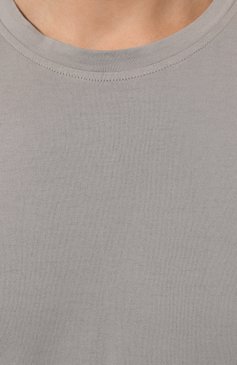 Мужская хлопковая футболка CAPOBIANCO серого цвета, арт. 14M660.AL01 | Фото 5 (Принт: Без принта; Рукава: Короткие; Длина (для топов): Стандартные; Материал сплава: Проставлено; Материал внешний: Хлопок; Драгоценные камни: Проставлено; Стили: Кэжуэл)