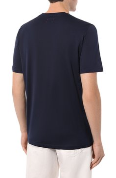Мужская хлопковая футболка KITON темно-синего цвета, арт. UK1367 | Фото 4 (Принт: Без принта; Рукава: Короткие; Длина (для топов): Стандартные; Материал сплава: Проставлено; Материал внешний: Хлопок; Драгоценные камни: Проставлено; Стили: Кэжуэл)