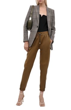 Женские кожаные брюки SAINT LAURENT бежевого цвета, арт. 664622/Y50A2 | Фото 2 (Длина (брюки, джинсы): Стандартные; Женское Кросс-КТ: Брюки-одежда, Джоггеры - брюки, Кожаные брюки; Силуэт Ж (брюки и джинсы): Джоггеры; Материал сплава: Проставлено; Материал внешний: Натуральная кожа; Драгоценные камни: Проставлено; Стили: Кэжуэл)