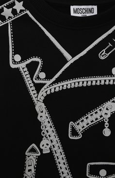 Детский хлопковый свитшот MOSCHINO черного цвета, арт. HZF02Z/LCA61/10A-14A | Фото 3 (Рукава: Длинные; Материал сплава: Проставлено; Материал внешний: Хлопок; Драгоценные камни: Проставлено; Мальчики Кросс-КТ: Свитшот-одежда)
