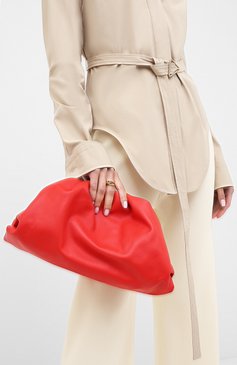 Женский клатч pouch BOTTEGA VENETA красного цвета, арт. 576227/VCP40 | Фото 2 (Размер: medium; Материал: Натуральная кожа; Региональные ограничения белый список (Axapta Mercury): RU; Женское Кросс-КТ: Клатч-клатчи)