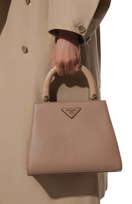 Женская сумка PRADA бежевого цвета, арт. 1BA294-2EVM-F0236-6OO | Фото 2 (Размер: small; Материал: Натуральная кожа; Сумки-технические: Сумки top-handle, Сумки через плечо)