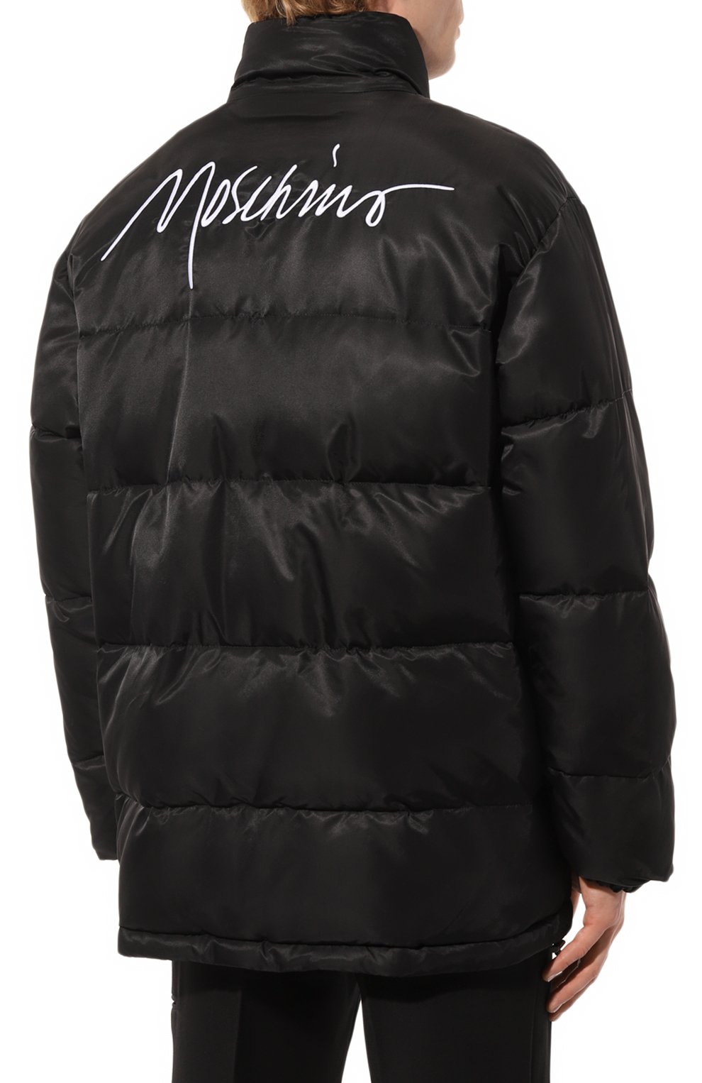 Мужская утепленная куртка MOSCHINO черного цвета, арт. A0629/5215 | Фото 4 (Кросс-КТ: Куртка; Рукава: Длинные; Длина (верхняя одежда): До середины бедра; Материал внешний: Синтетический материал; Мужское Кросс-КТ: утепленные куртки; Материал спл ава: Проставлено; Материал подклада: Синтетический материал; Драгоценные камни: Проставлено; Стили: Кэжуэл)
